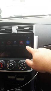 نصب مانیتور اندروید خودرو آریو